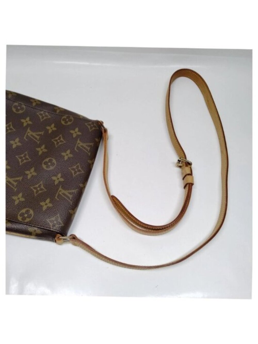 Authentic Louis Vuitton Musette Salsa Monogram Shoulder Bag - Picture 6 of 16